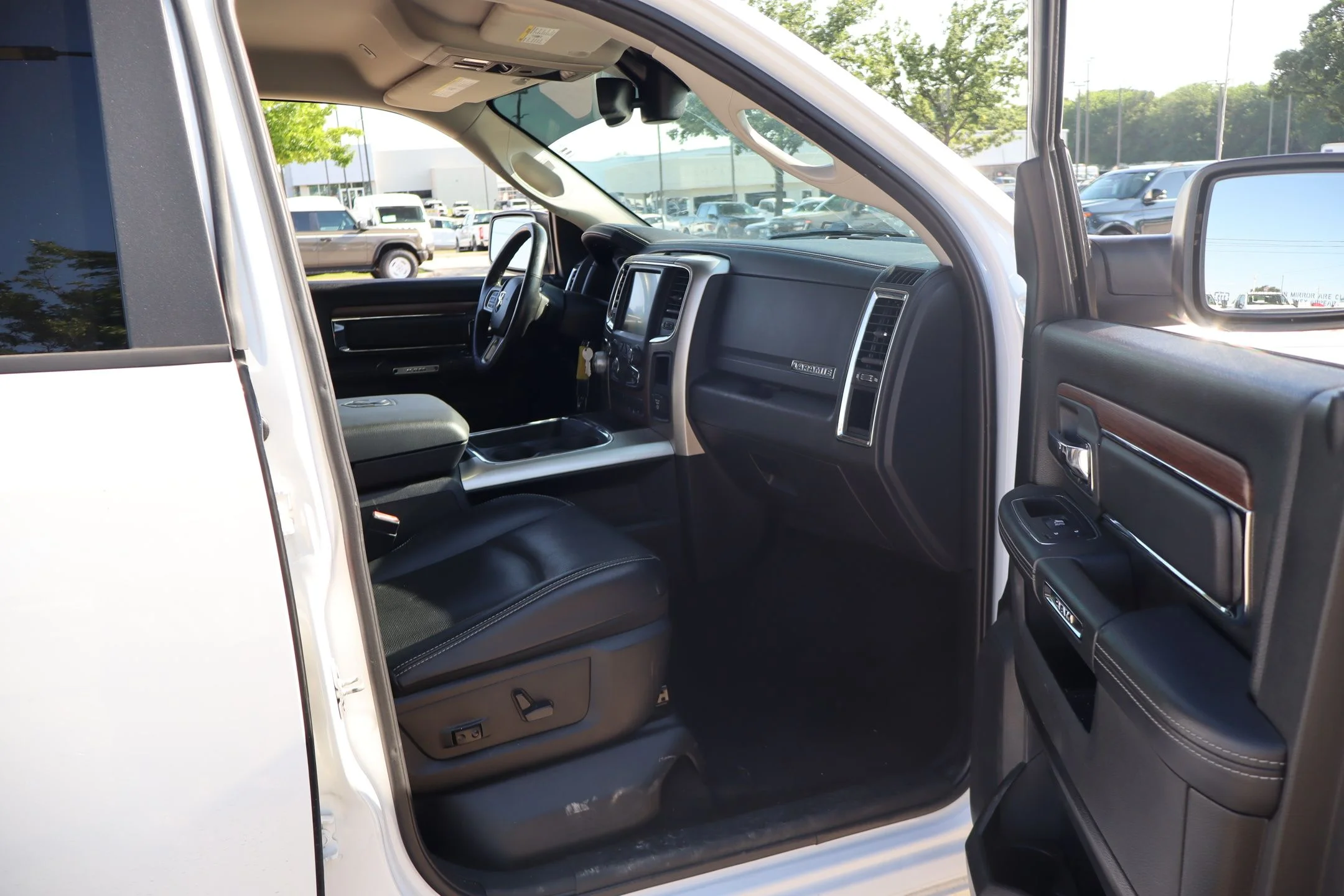 Used 2017 White Ram Laramie image 30