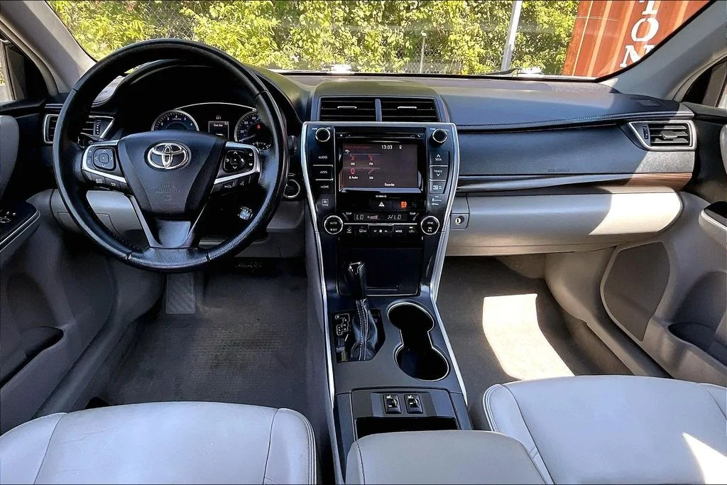 Used 2016 Black Toyota XLE image 15