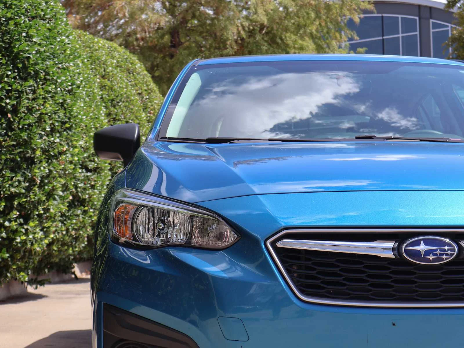 Used 2017 Island Blue Pearl Subaru  image 4