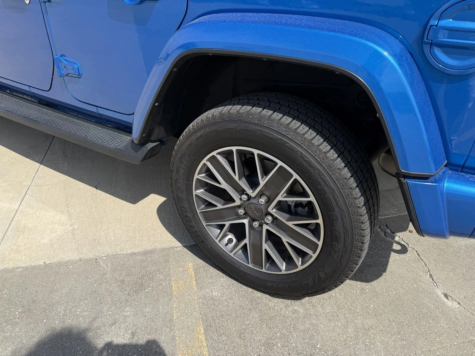 Used 2022 Hydro Blue Pearlcoat Jeep Unlimited Sahara High Altitude image 6