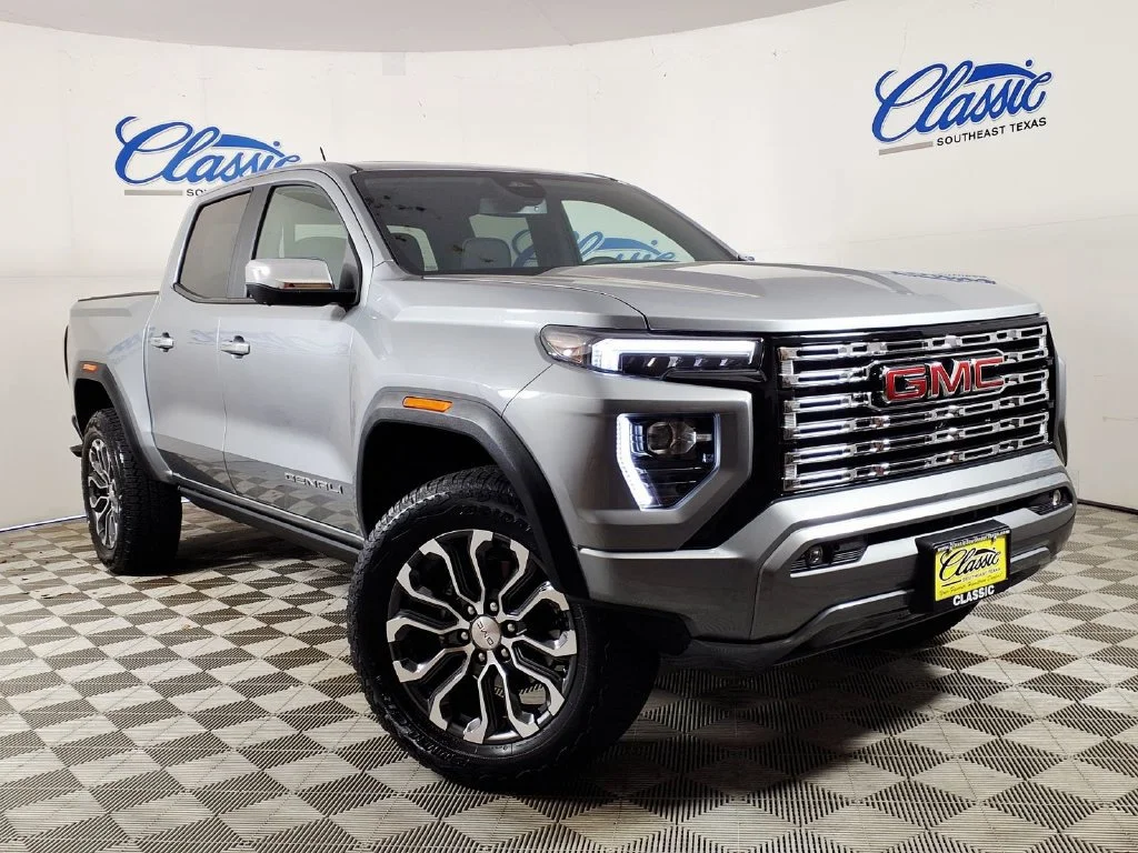 Used 2025 Sterling Metallic GMC Denali image 1