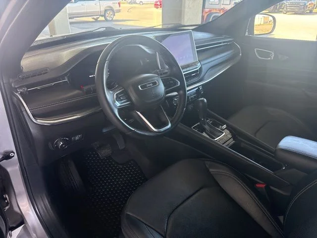 Used 2022 Silver Jeep High Altitude image 21