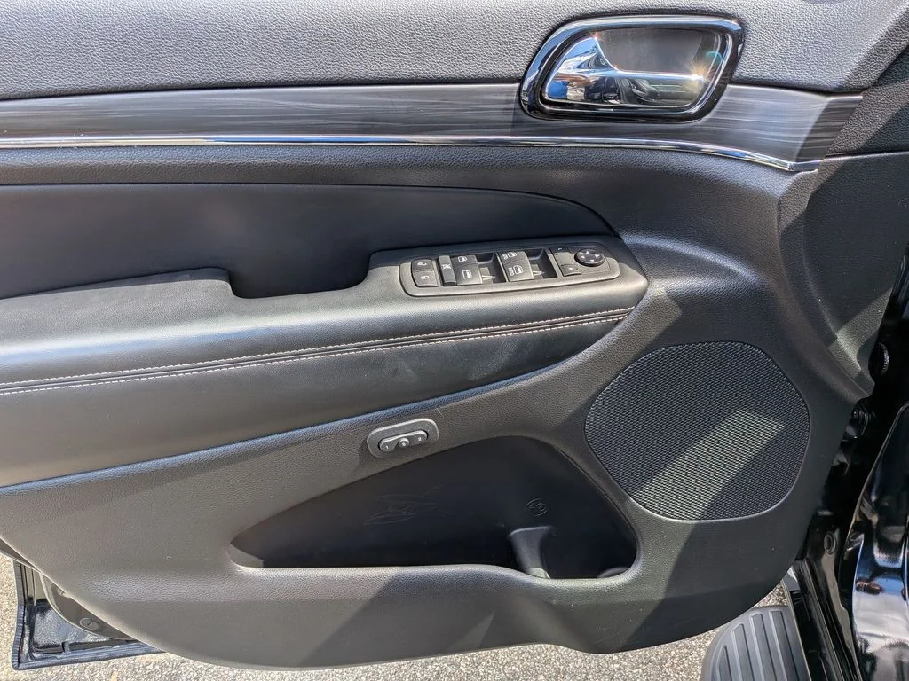 Used 2021 Black Jeep Limited image 14