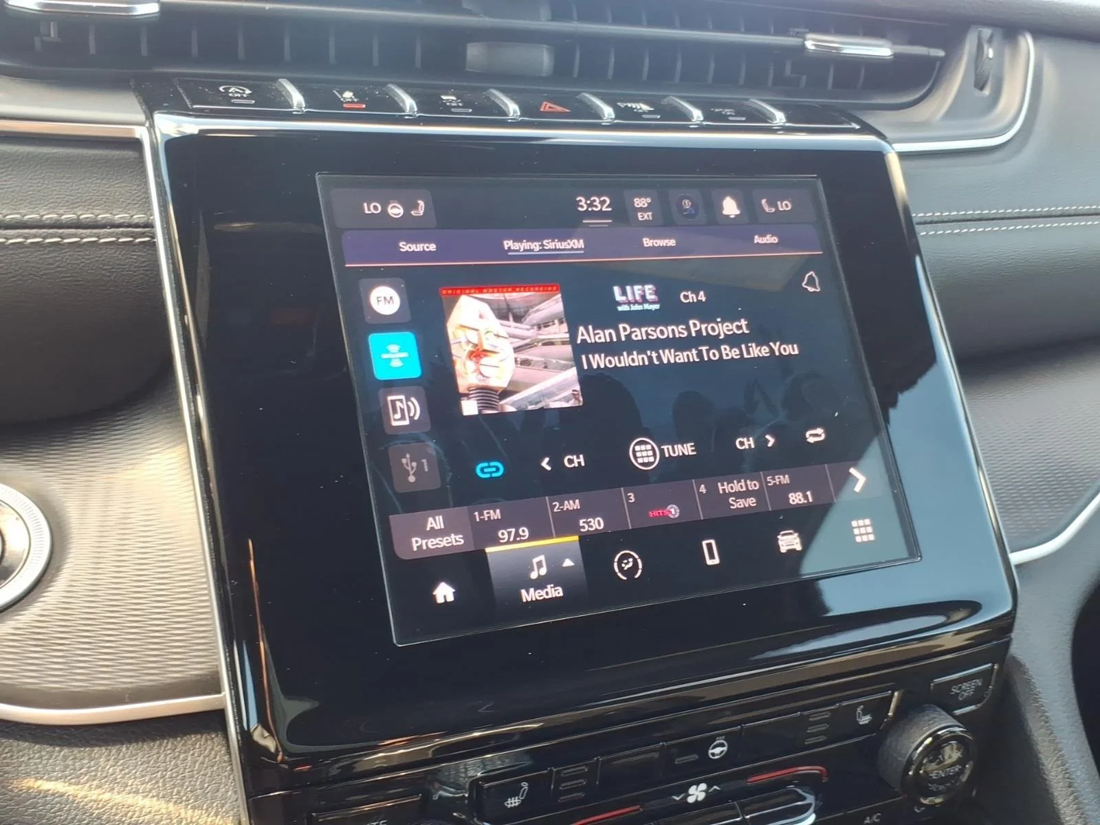 Used 2025 Silver Zynith Jeep Laredo X image 22