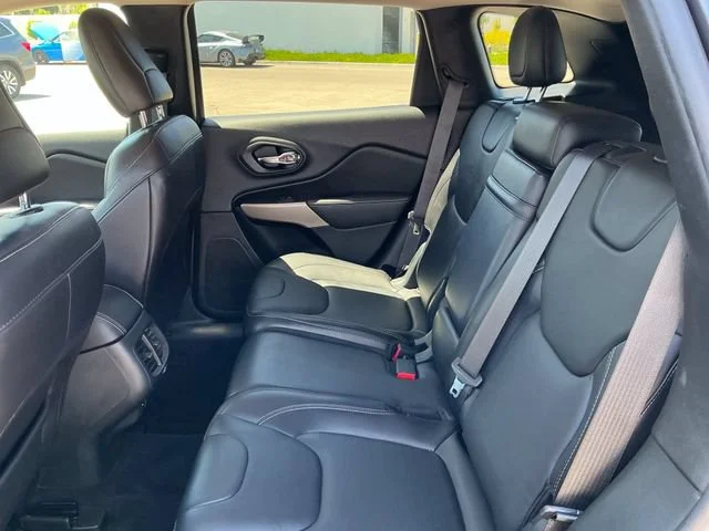 Used 2017 Granite Crystal Metallic Clearcoat Jeep Limited image 11