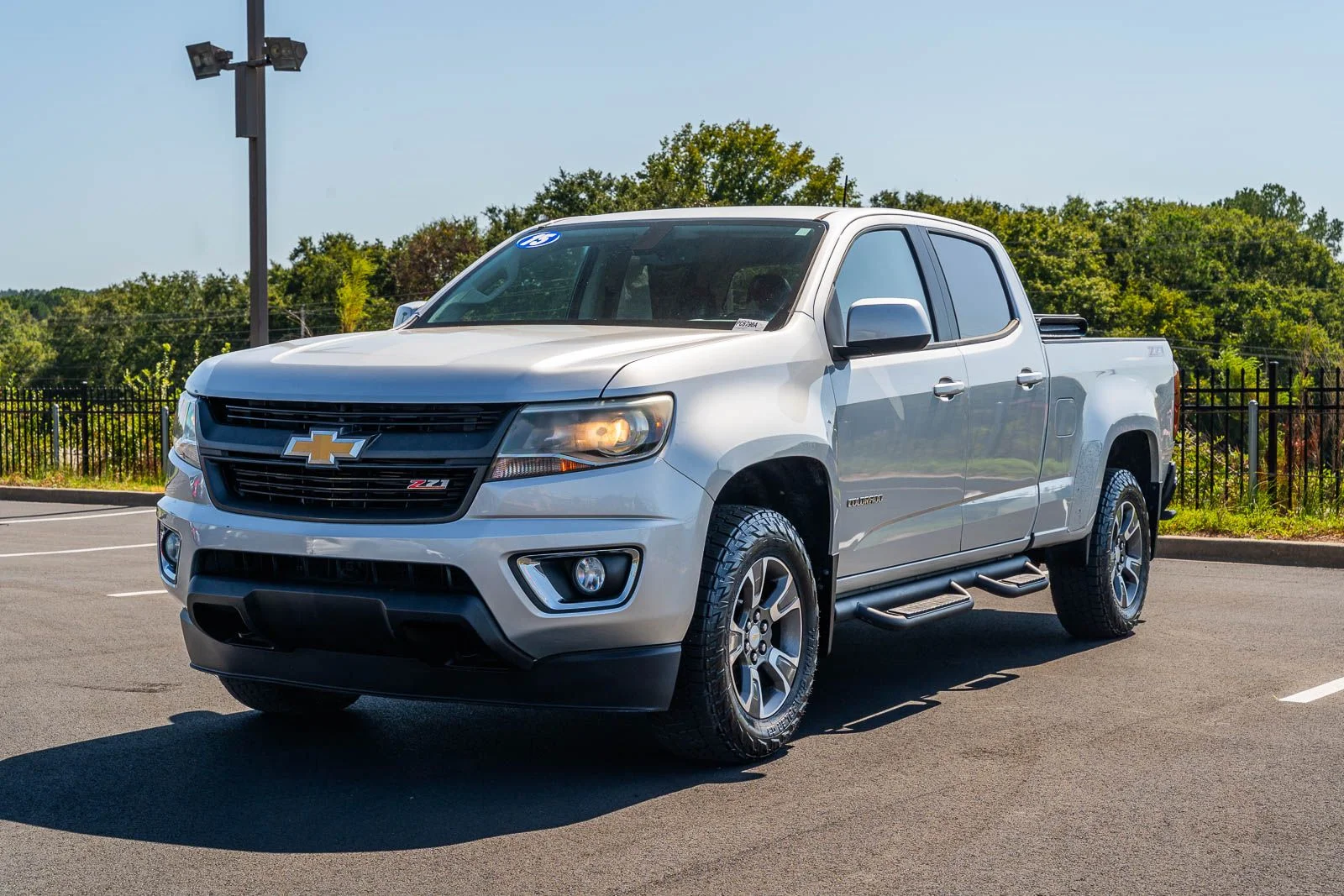 Used 2015 Silver Chevrolet Z71 image 2