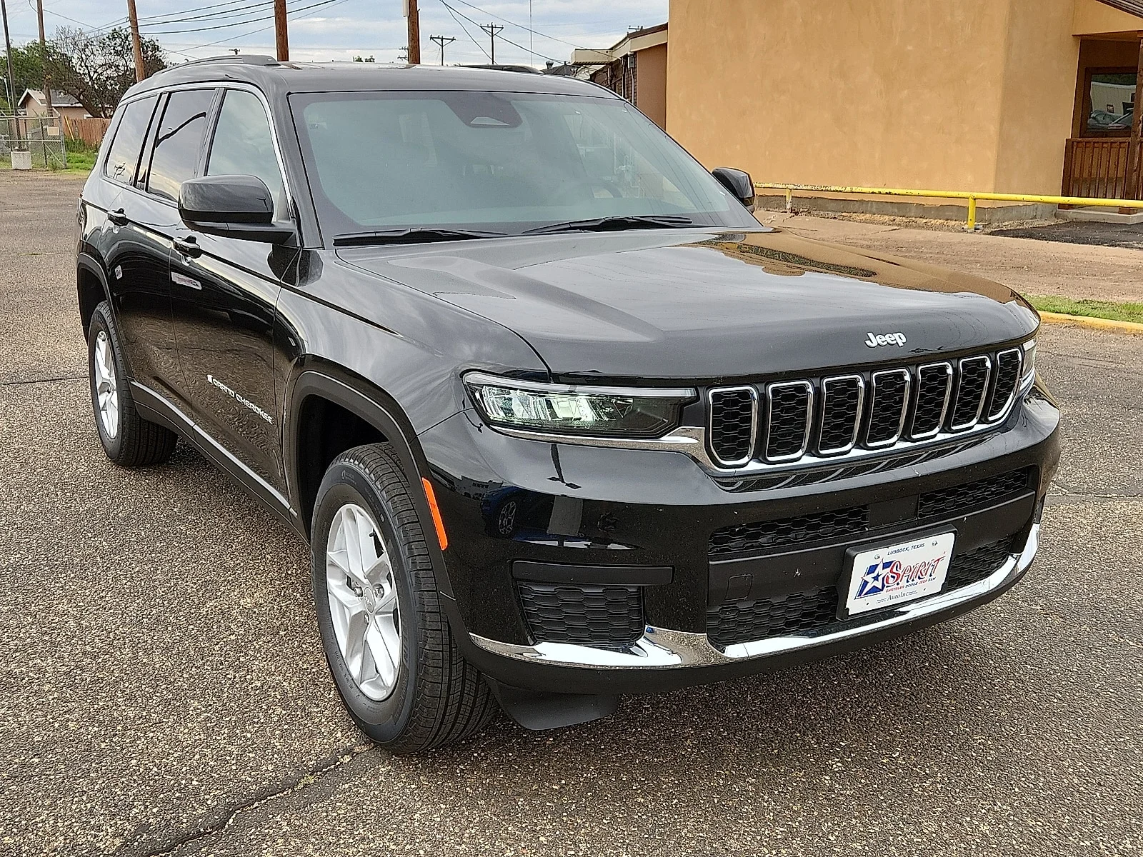 New 2025 PXJ Diamond Bla Jeep L LAREDO X 4X2 image 6