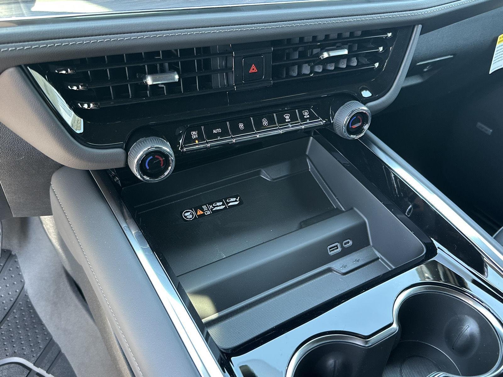 2026 Chevrolet Suburban Z71 - Photo 34