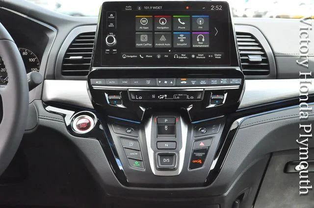 New 2026 Sonic Gray Pearl Honda Touring image 17