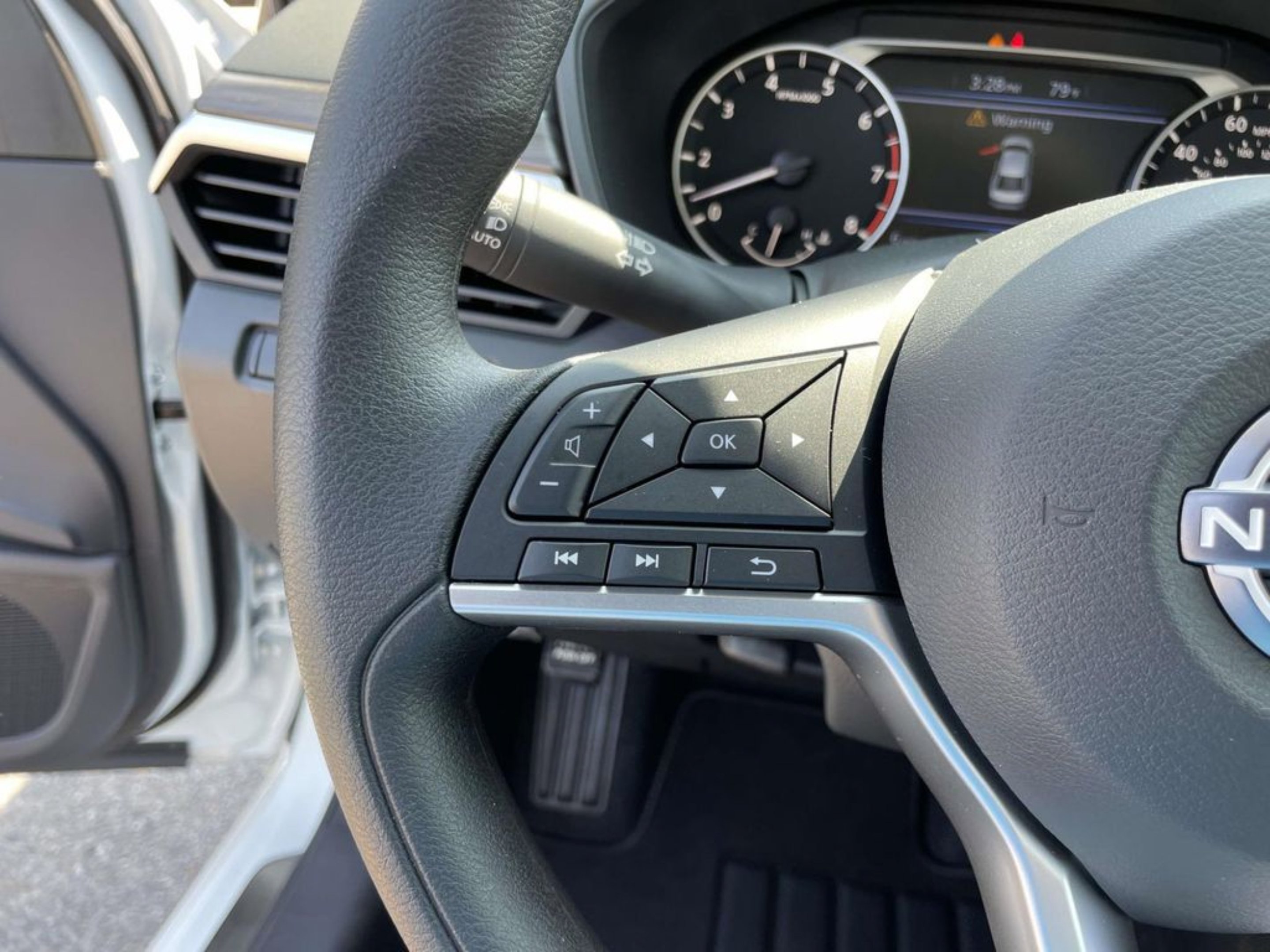 New 2026 Pearl White TriCoat Nissan 2.5 SV image 36