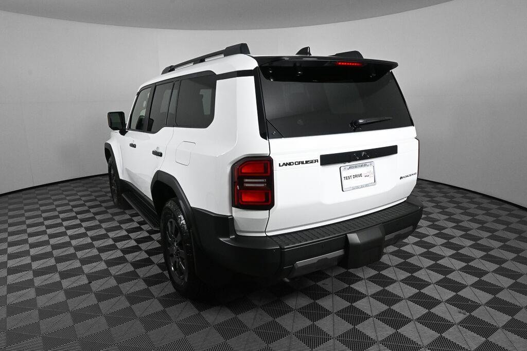 Used 2027 Ice Cap Toyota BASE image 4