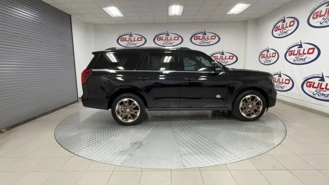 New 2027 Agate Black Metallic Ford King Ranch image 12