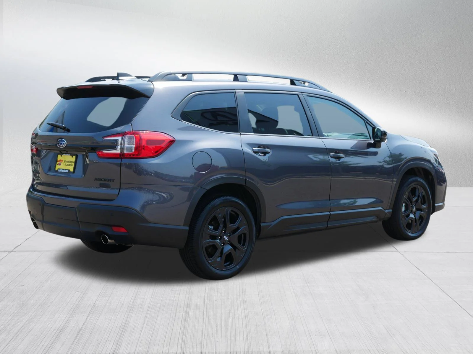 Used 2025 Magnetite Gray Metallic Subaru Onyx Edition Touring image 7