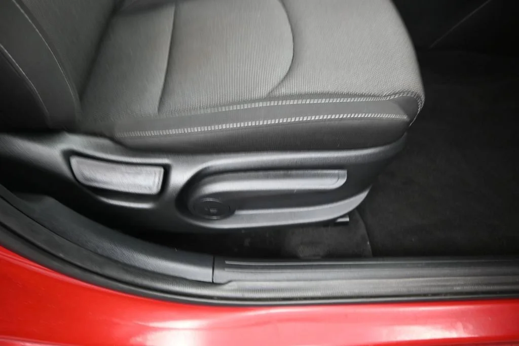 Used 2023 Red Kia LXS image 11