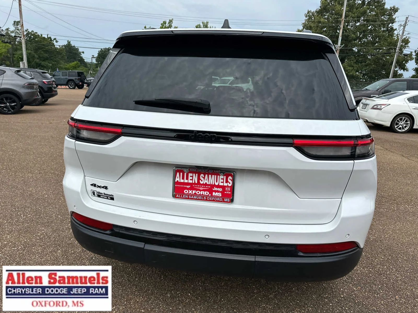 Used 2025 Bright White Clearcoat Jeep Altitude image 4