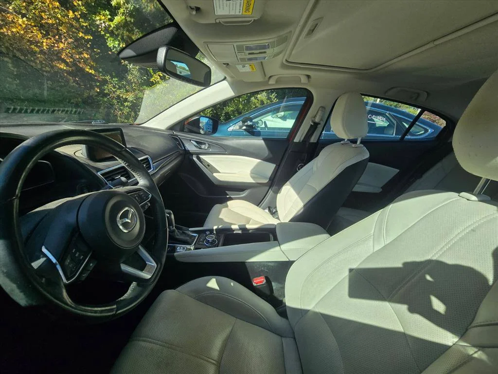 Used 2018 Red Mazda Grand Touring image 4