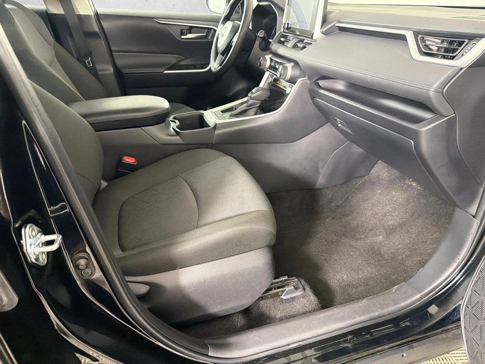 Used 2025 Midnight Black Metallic Toyota XLE image 13