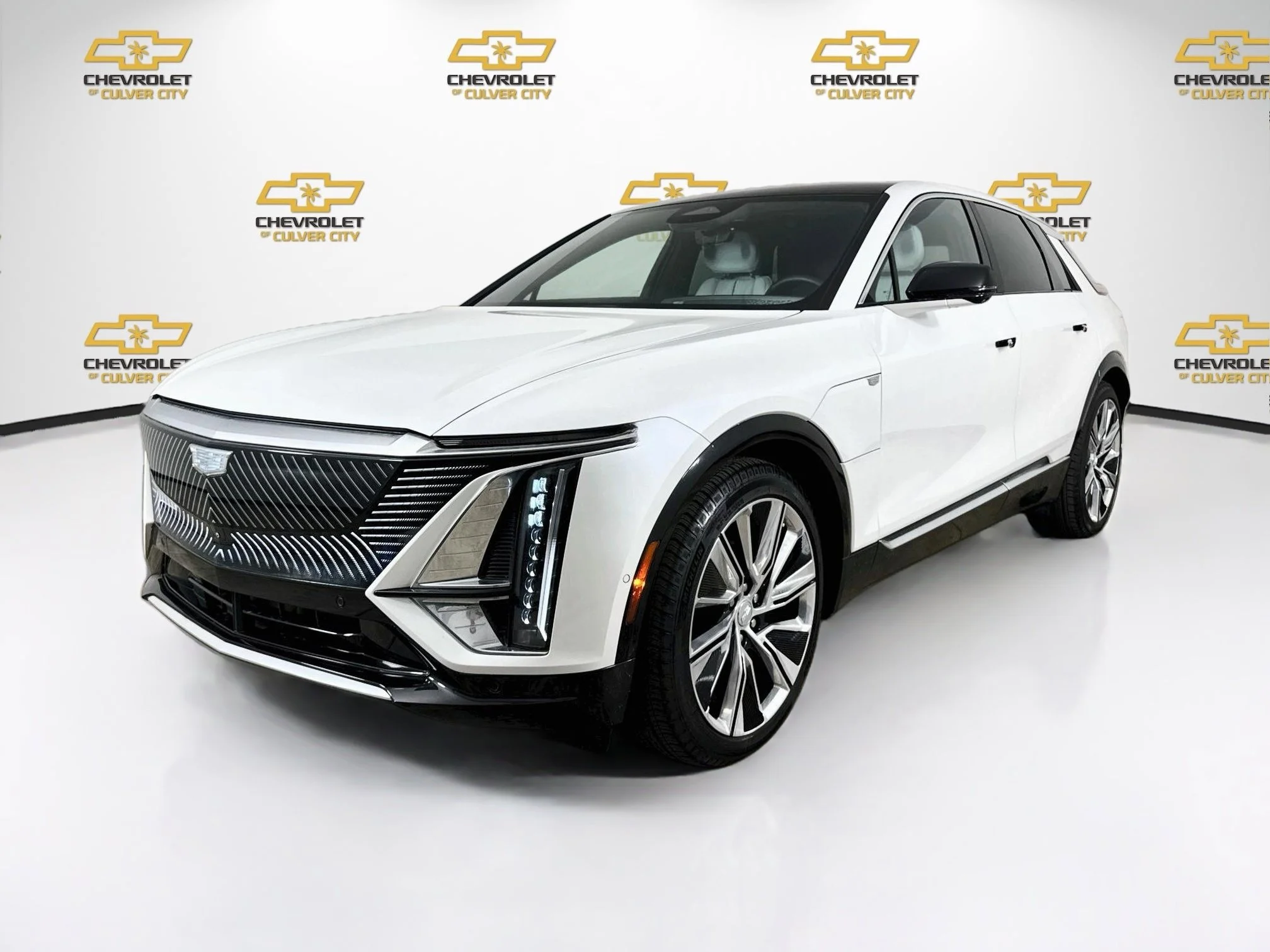 Used 2024 Crystal White Tricoat Cadillac Luxury 3 image 3