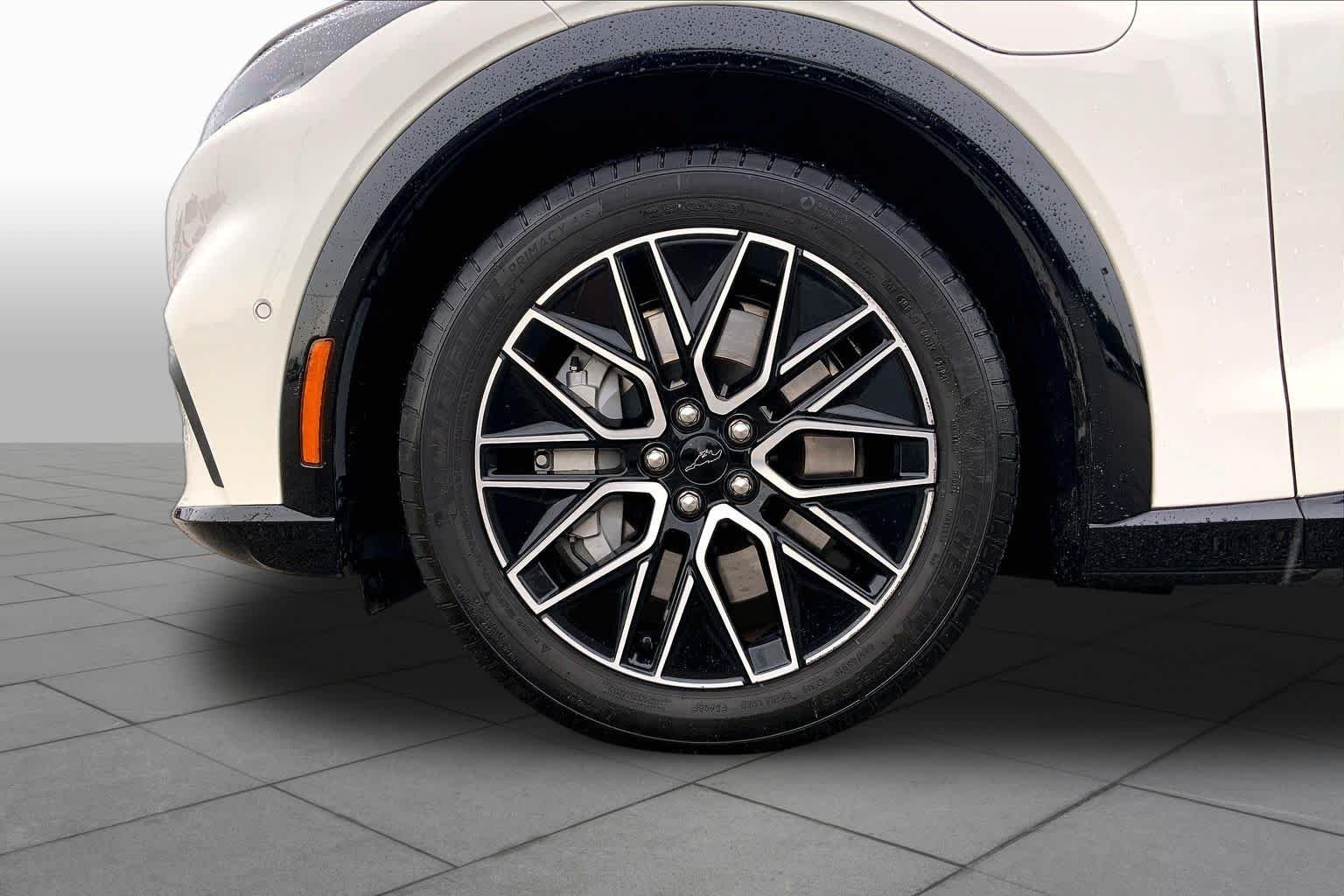 Used 2024 Star White Ford Premium image 10