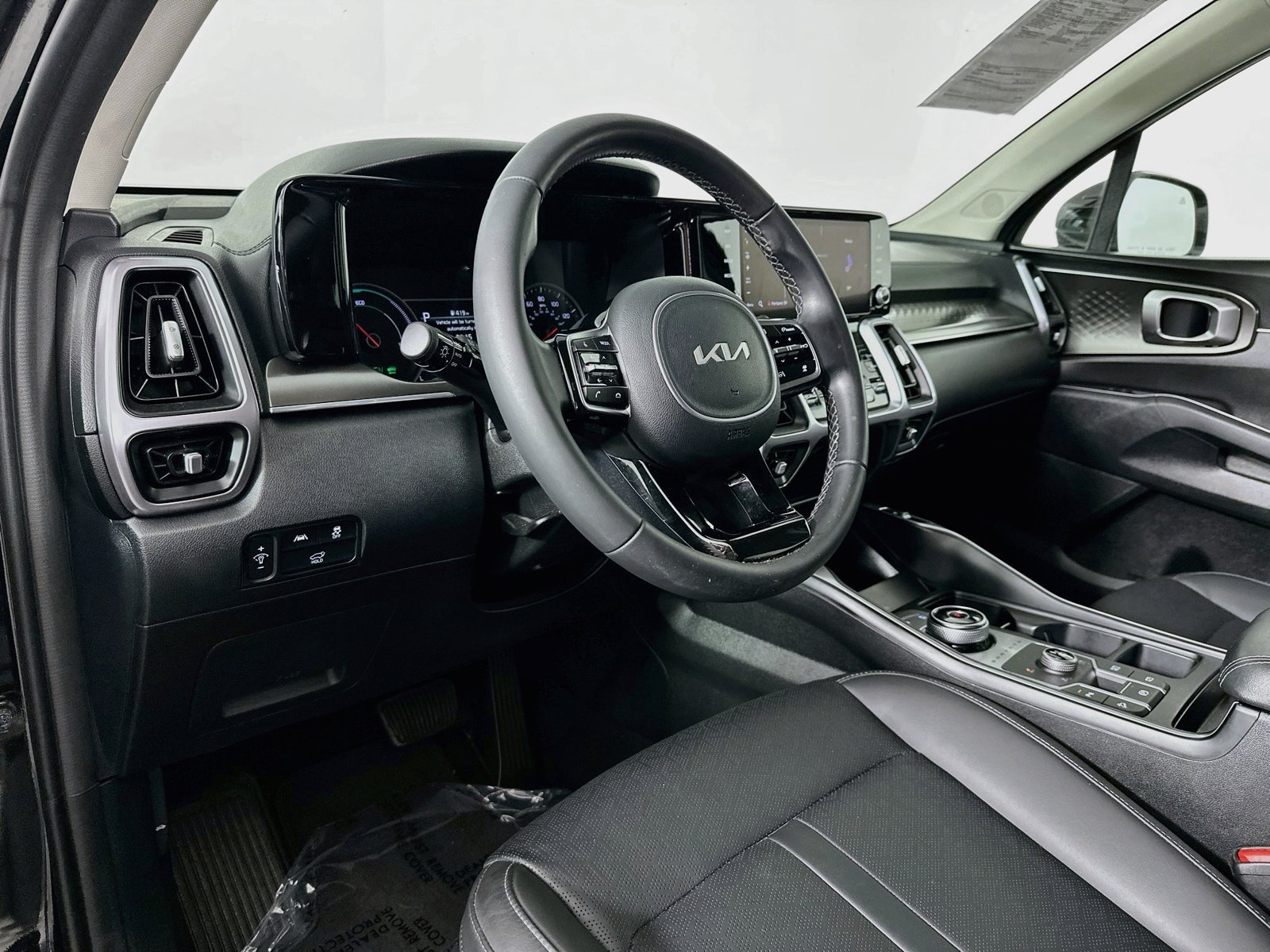 Used 2023 Aurora Black Kia EX image 9