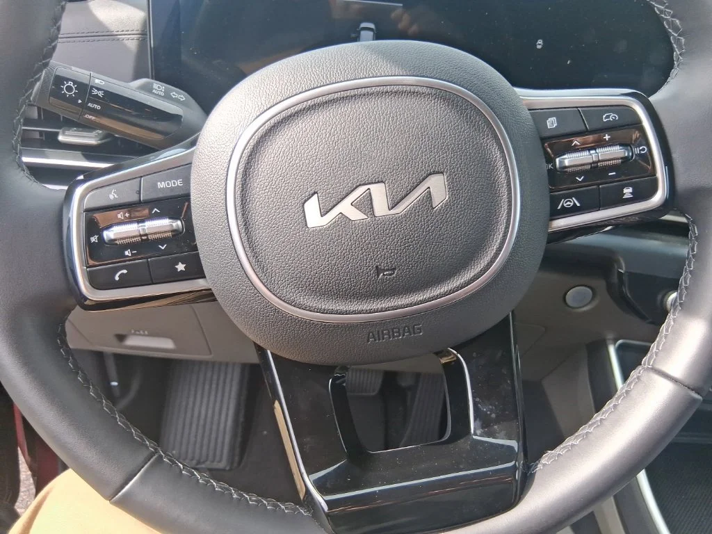 Used 2026 Red Kia LXS image 11