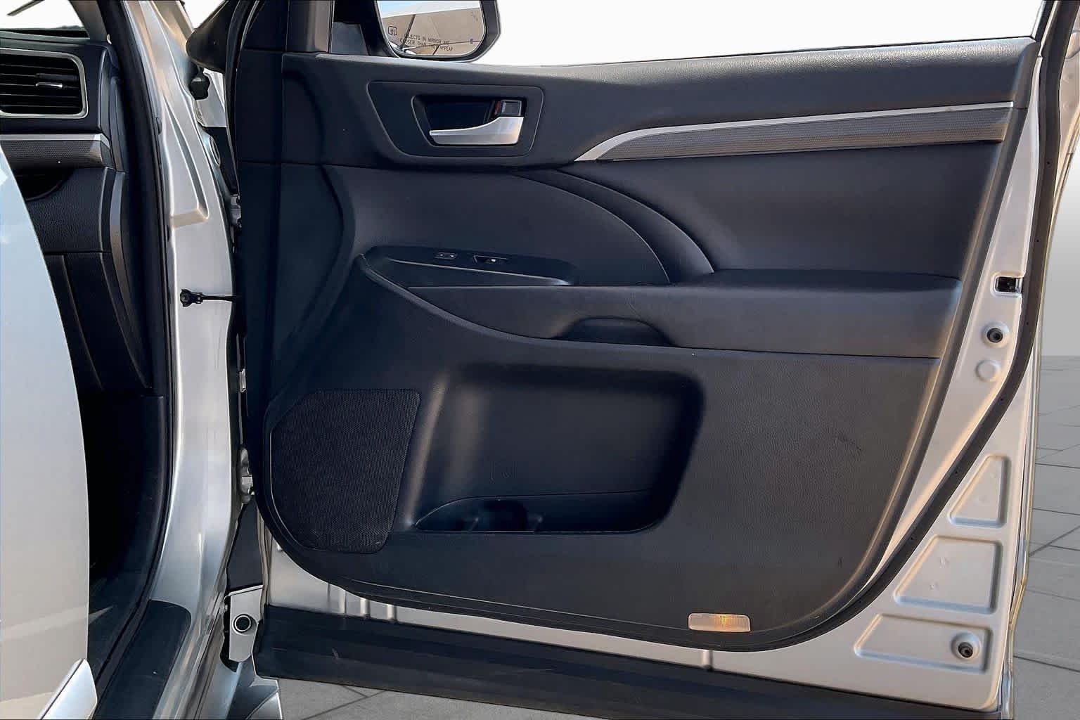 Used 2017 Celestial Silver Metallic Toyota SE image 22