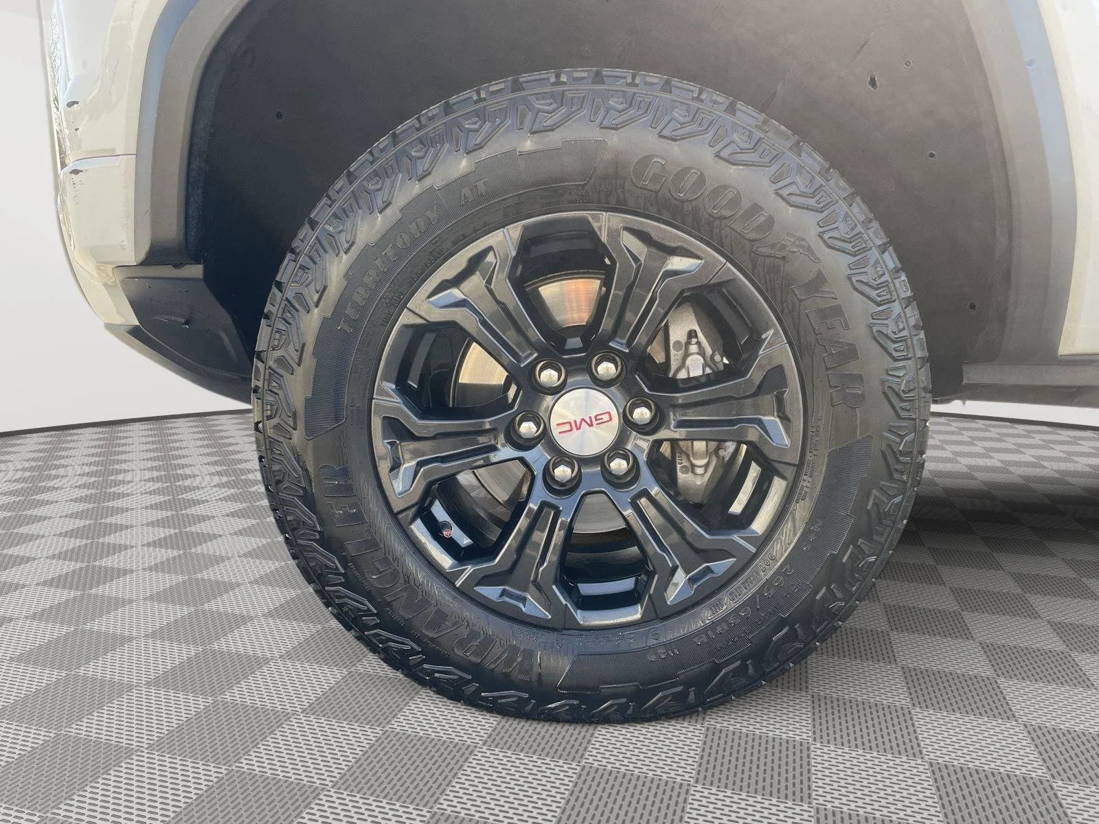 Used 2023 Summit White GMC 2WD Elevation image 19