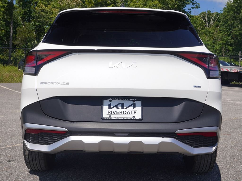 Used 2024 White Kia LX image 11