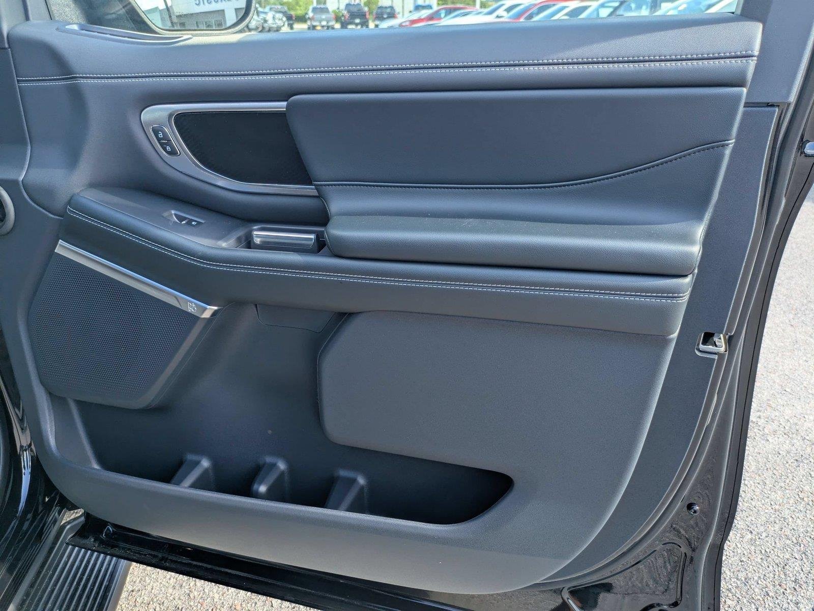 New 2026 Agate Black Metallic Ford MAX Platinum® image 33