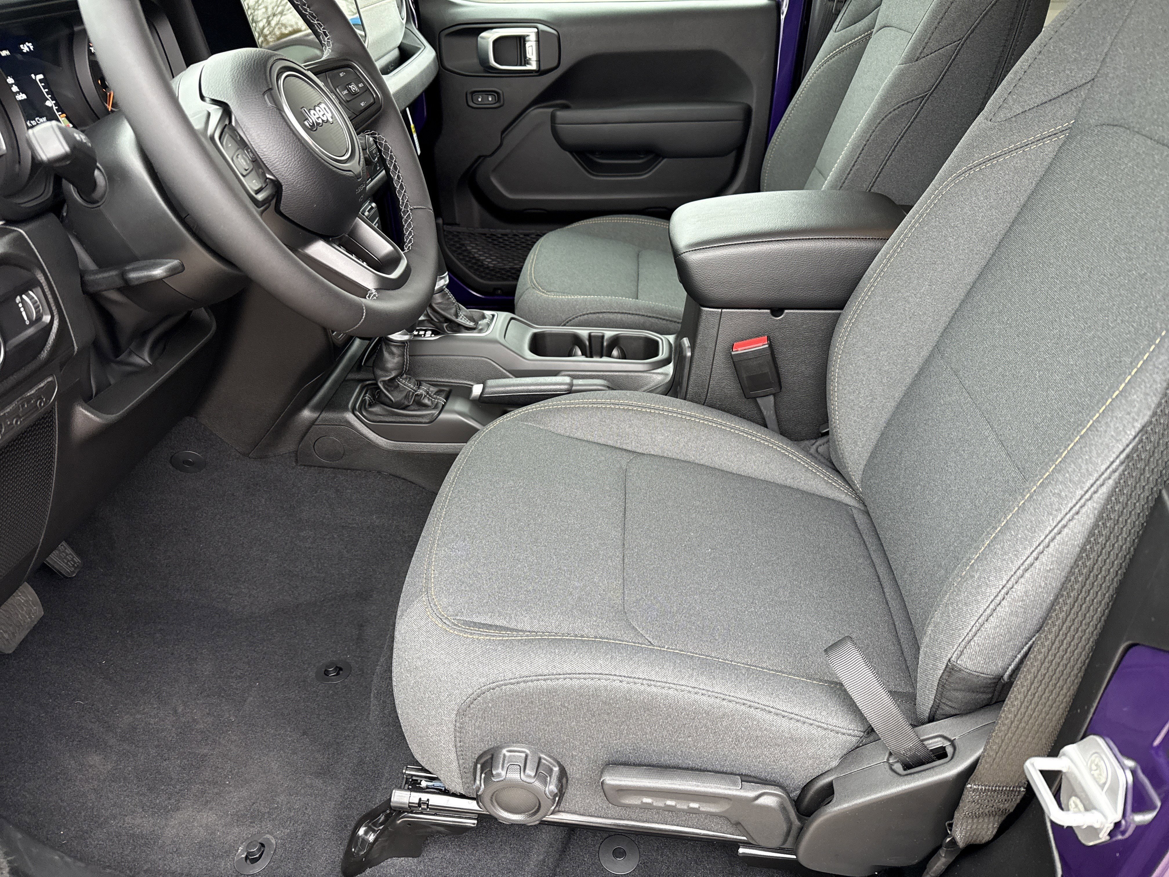 New 2026 Reign Jeep Sport S image 9