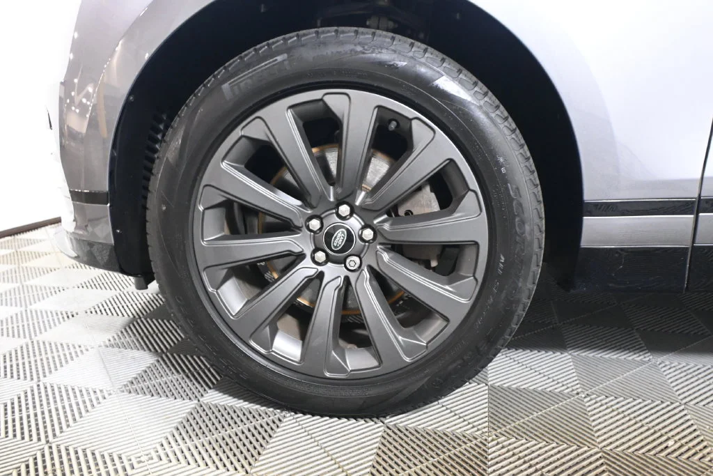 Used 2022 Gray Land Rover P250 R-Dynamic S image 12