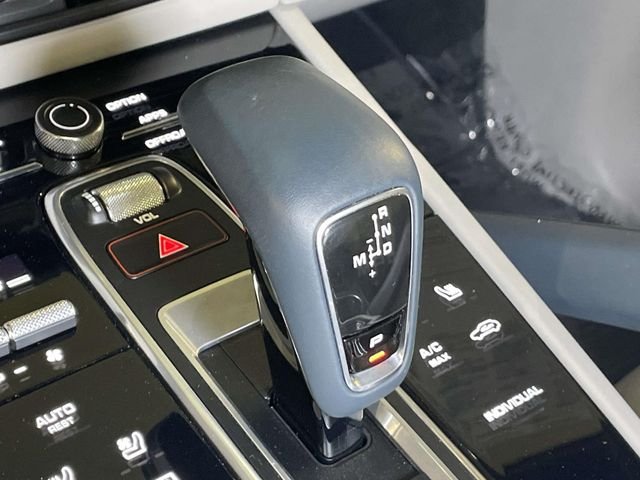 Used 2022 Silver Porsche  image 33