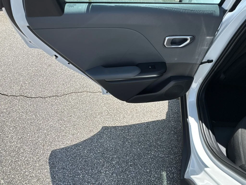 New 2026 Snow White Pearl Kia LXS image 22