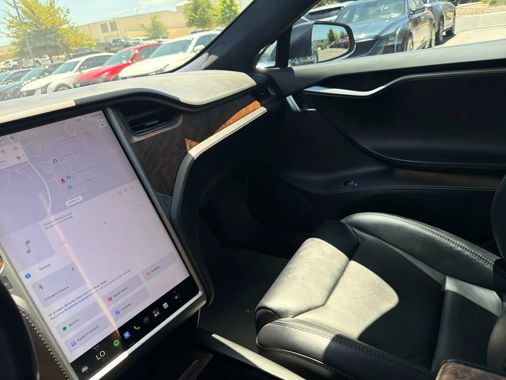 Used 2018  Tesla 75D image 26