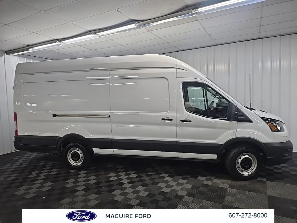 Used 2025 White Ford Base image 1