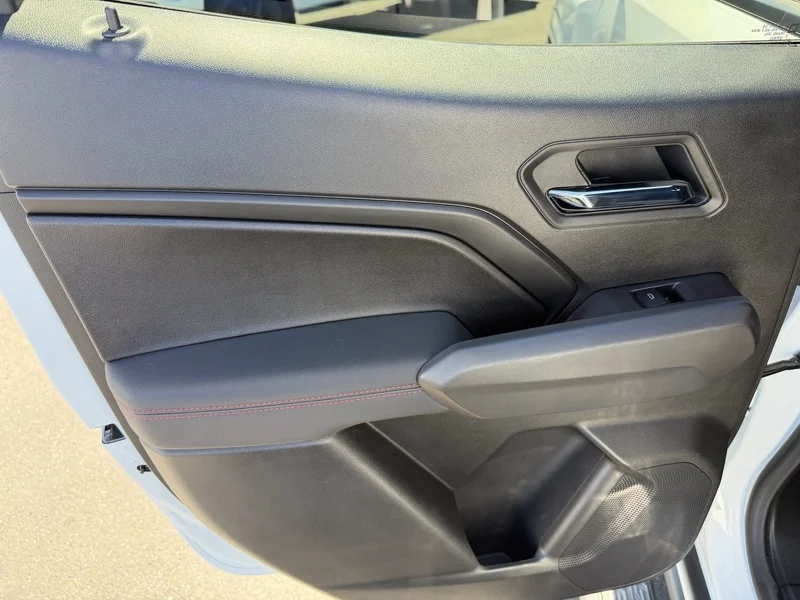 Used 2025 Summit White Chevrolet Z71 image 20