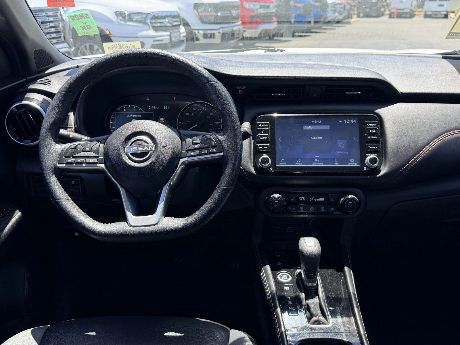 Used 2023 Aspen White Trico Nissan SR image 14