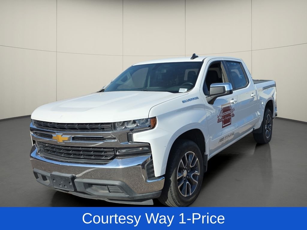 Used 2020 White Chevrolet LT image 4
