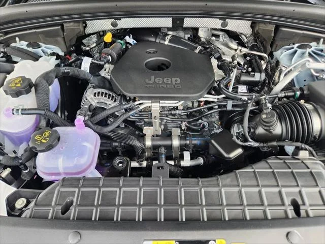 New 2026 Bright White Clear-Coat Exterior Paint Jeep Limited image 20