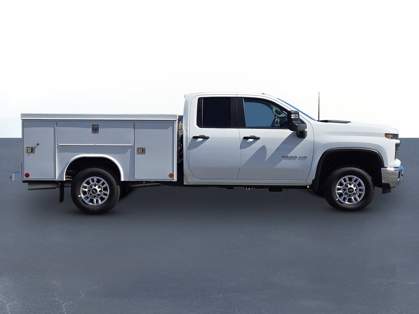 New 2026 Summit White Chevrolet WT image 5