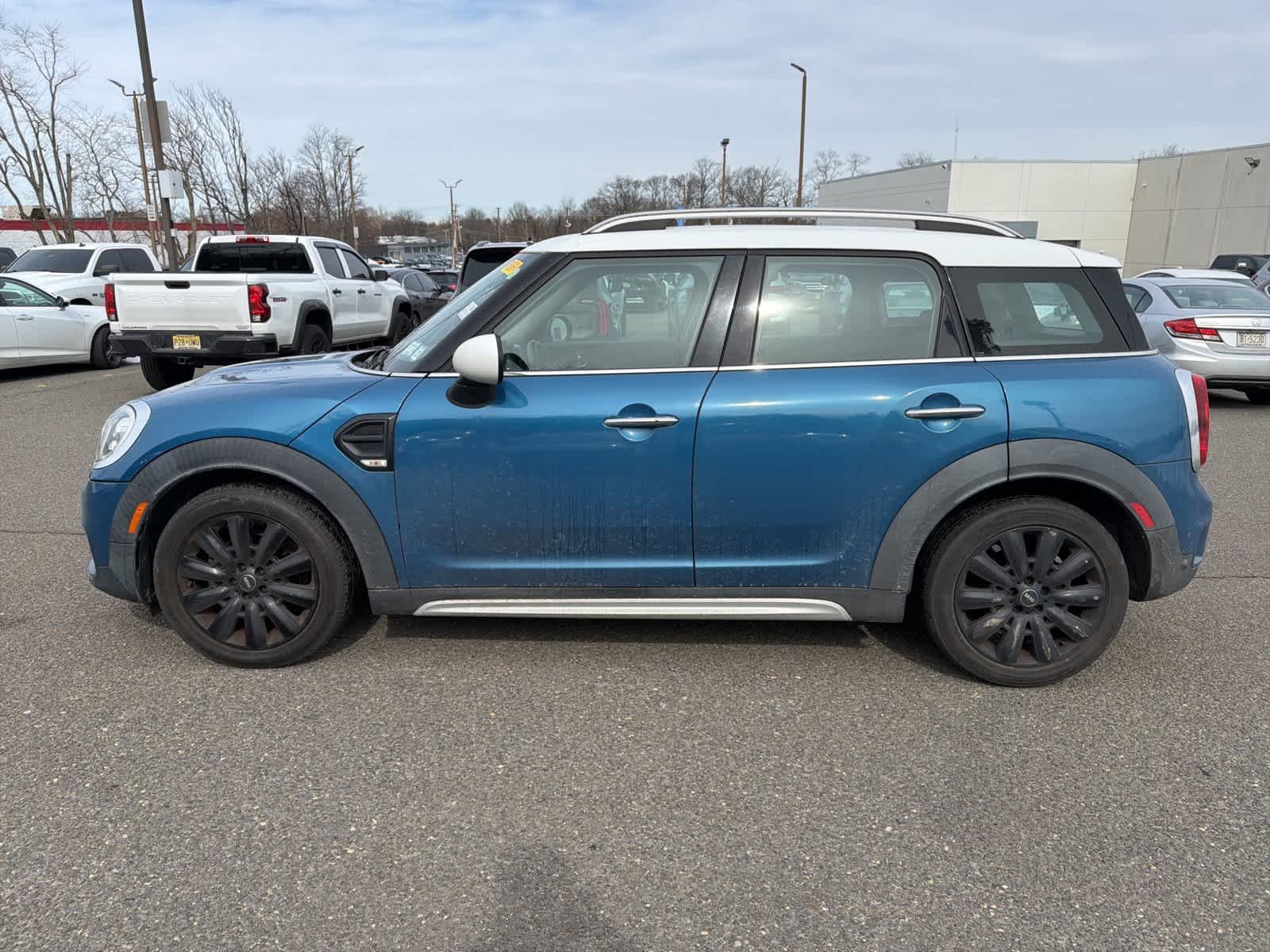 Used 2017 MINI Countryman Base with VIN WMZYS7C3XH3B63070 for sale in Eatontown, NJ
