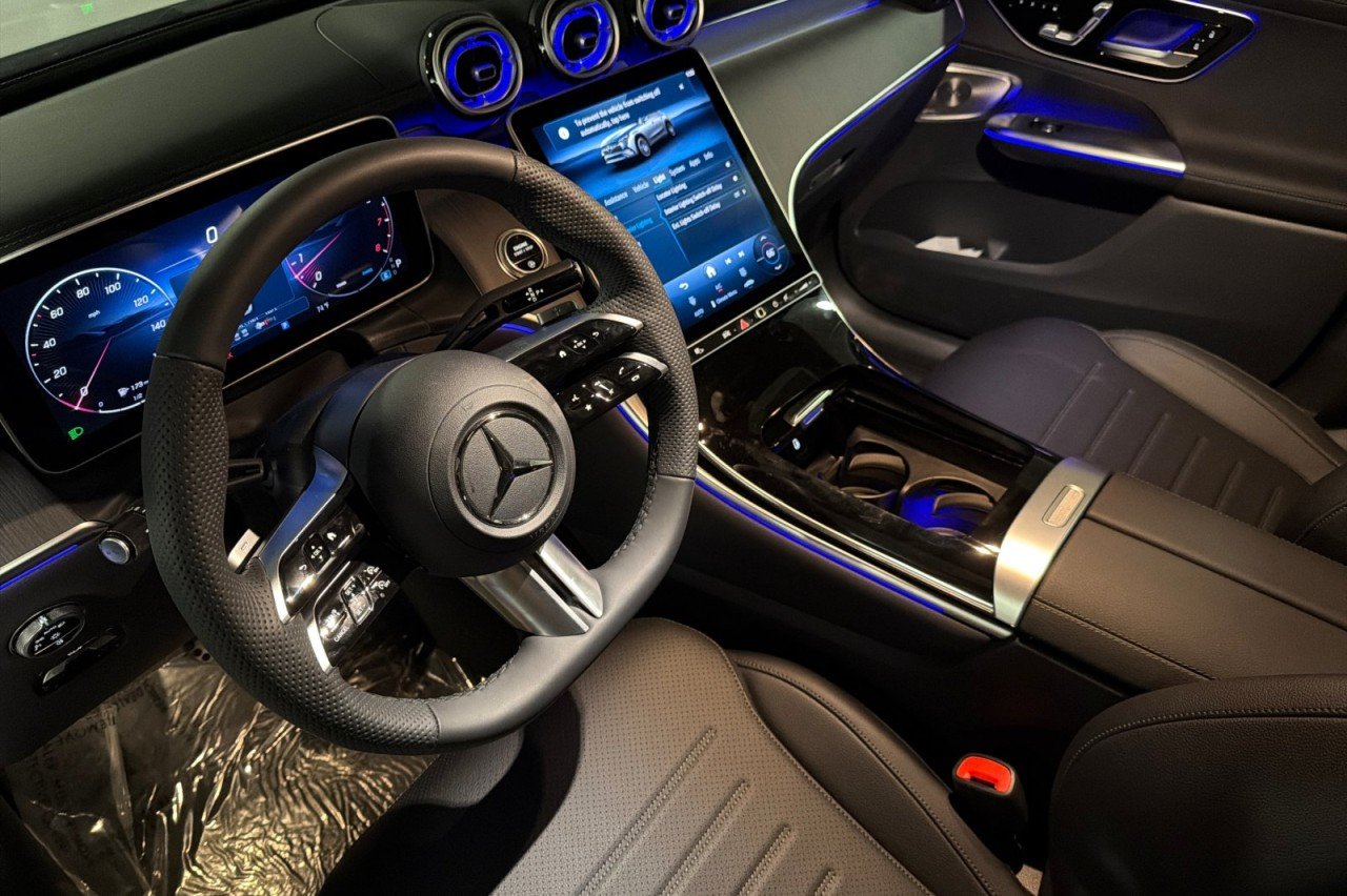 New 2026 Polar White Mercedes-Benz GLC 300 4MATIC® Coupe image 9
