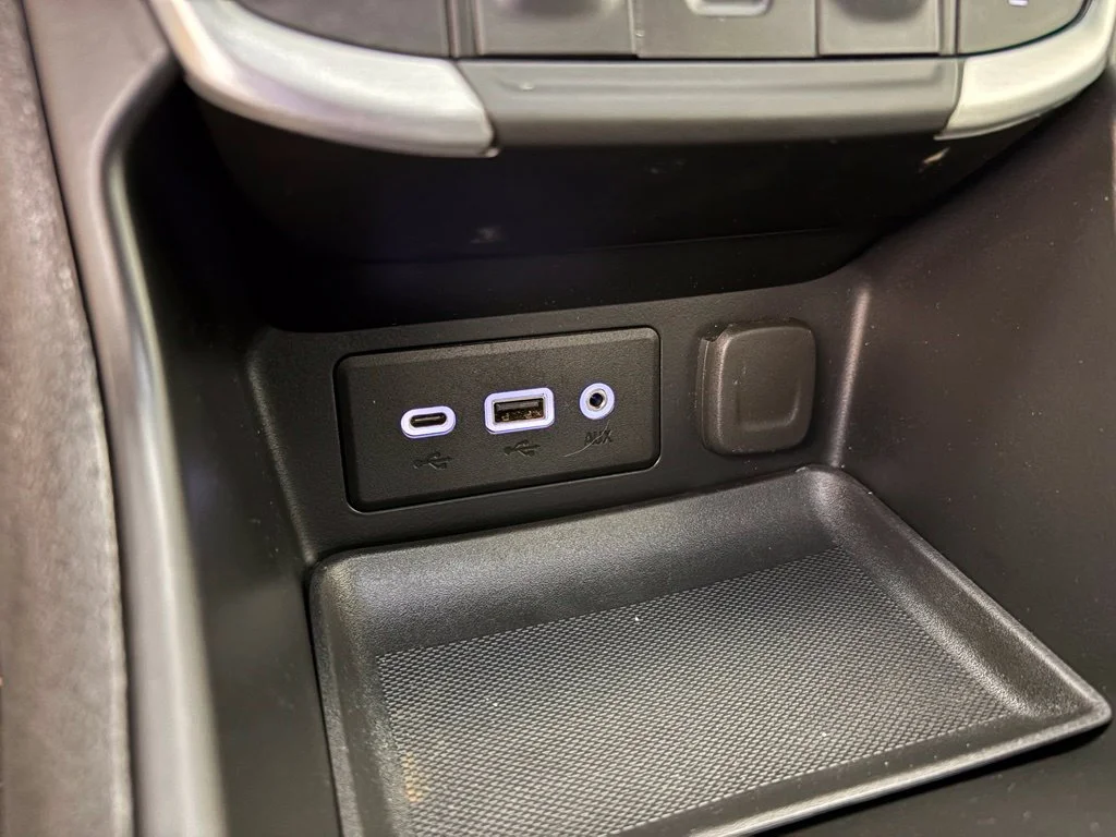 Used 2024 White GMC SLE image 28
