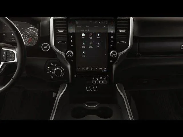 New 2026 Diamond Black Crystal Pearl-Coat Exterior Paint RAM BIG HORN image 17