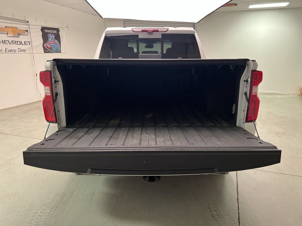 Used 2022 Iridescent Pearl Tricoat Chevrolet High Country image 23