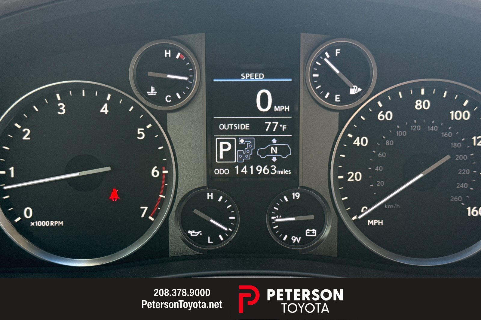 Used 2013  Lexus 570 image 24