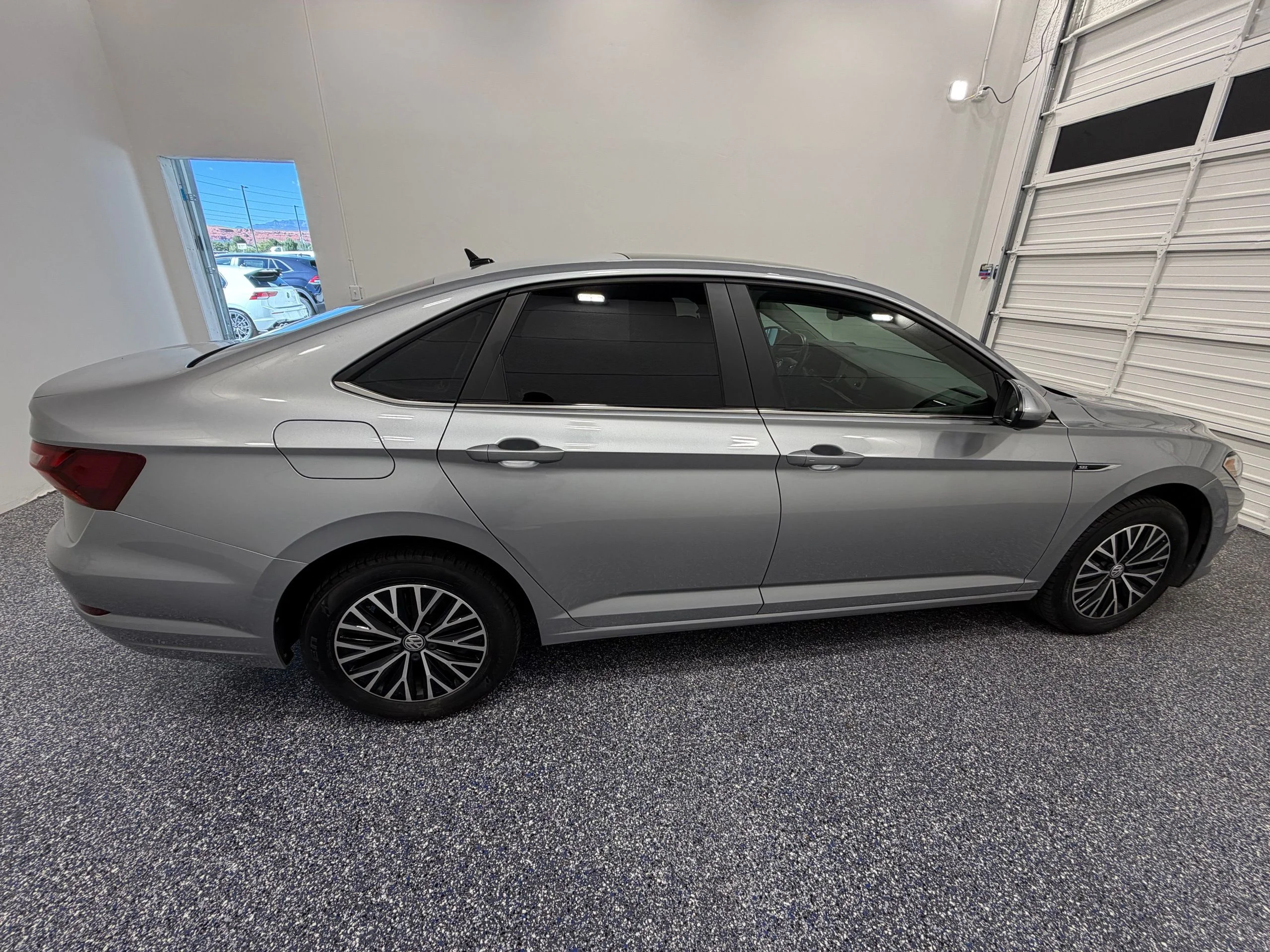 Used 2019 Silver Volkswagen SEL image 7