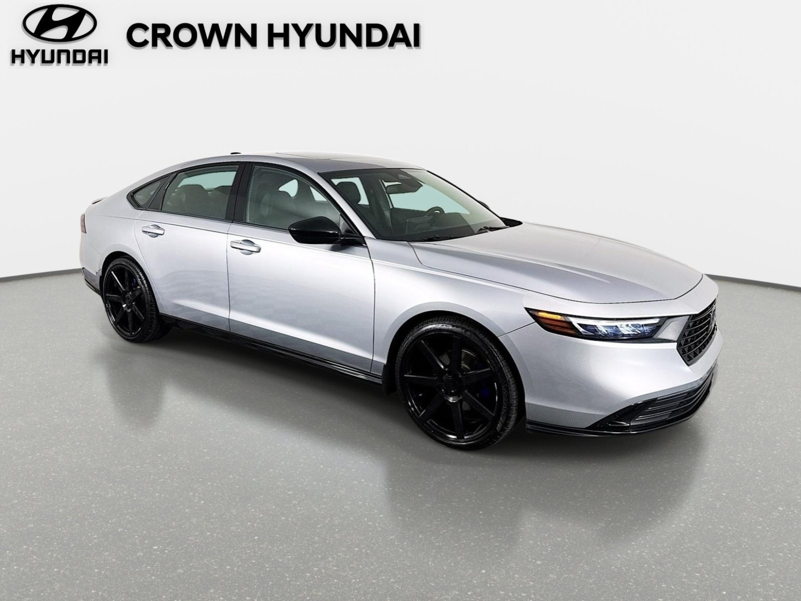Used 2023 Silver Metallic Honda Sport-L image 3