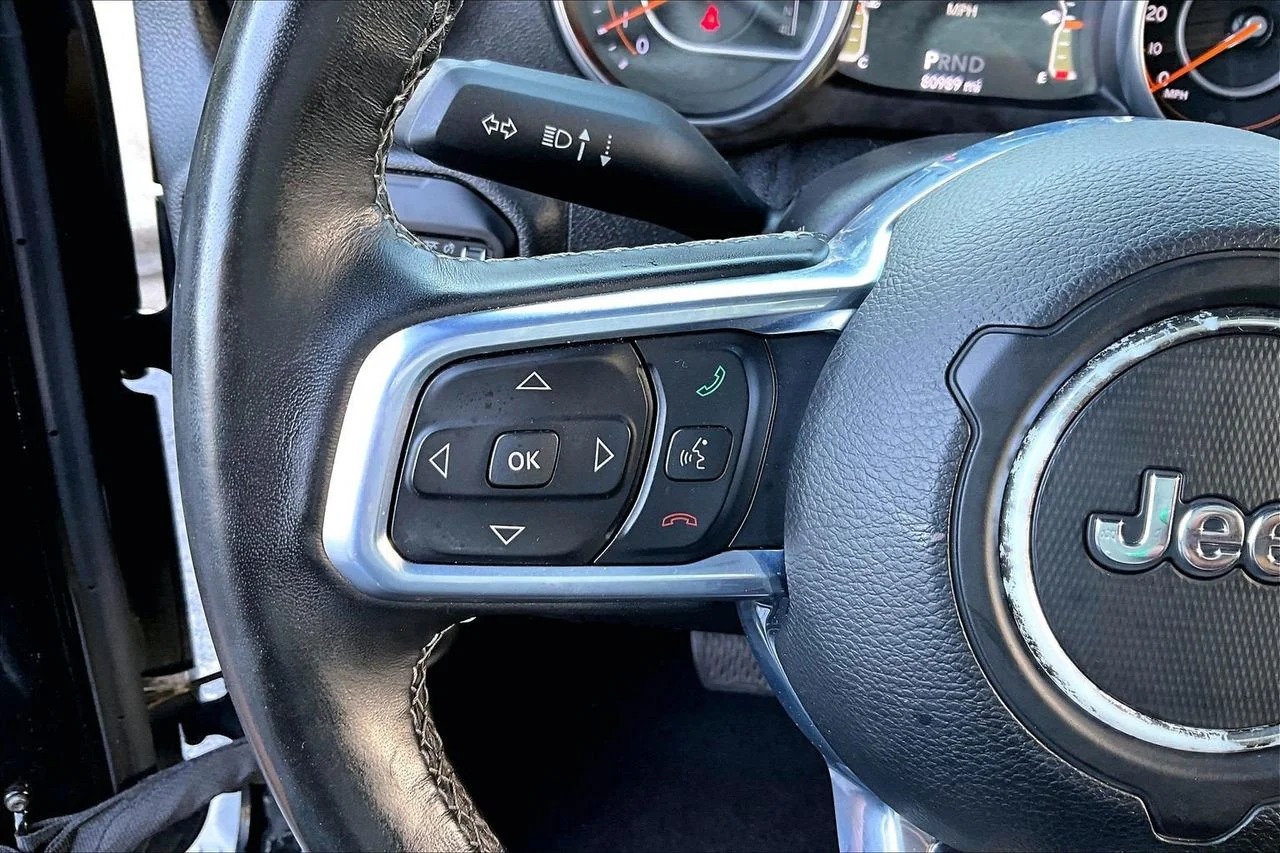Used 2021 Black Jeep Sahara image 28