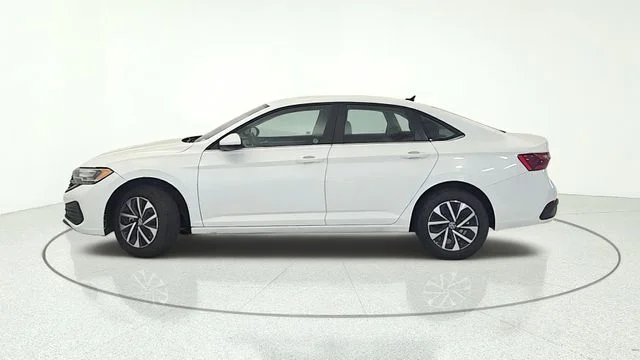 Used 2024 Pure White Volkswagen 1.5T S image 3